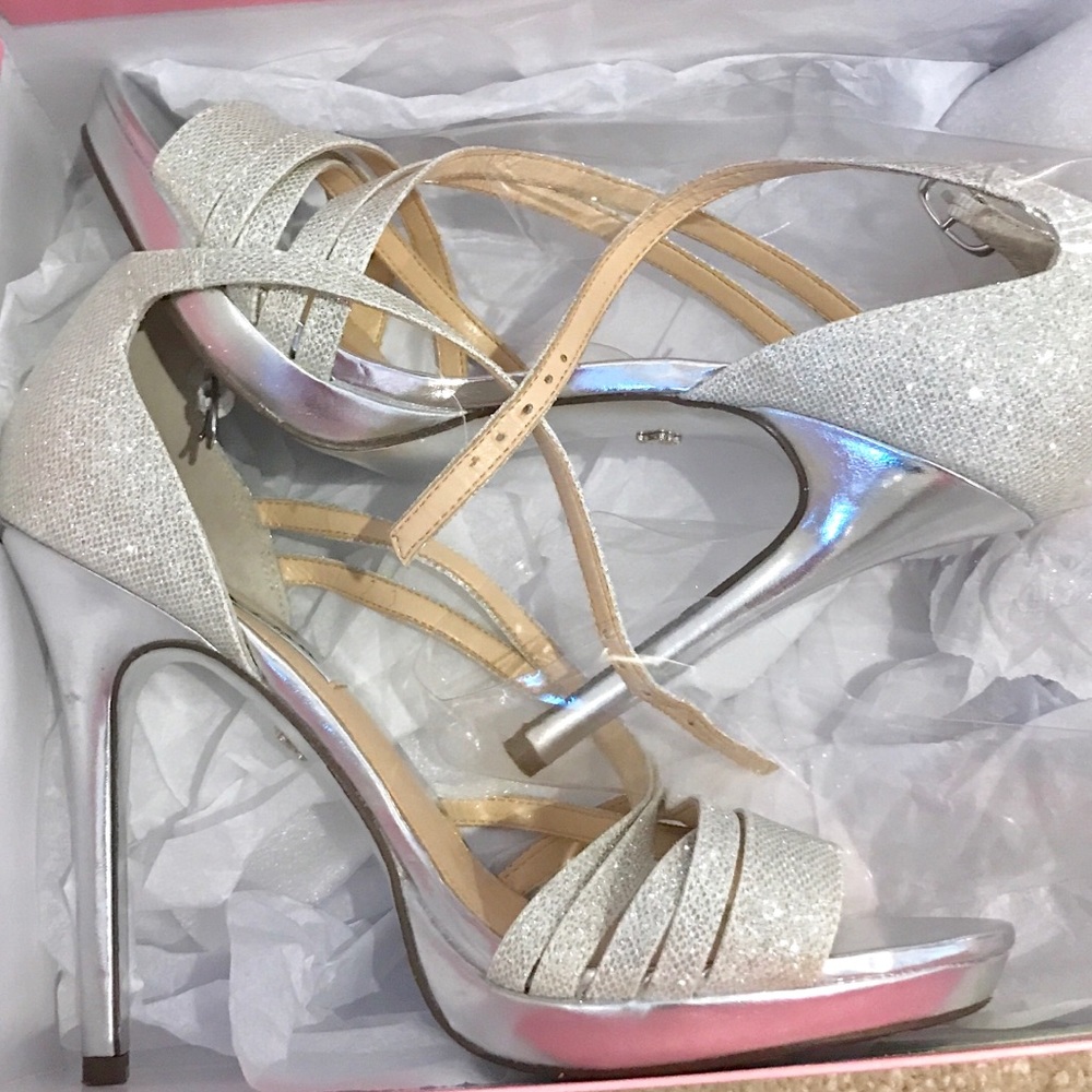 SALE Brand new gorgeous Nina heels